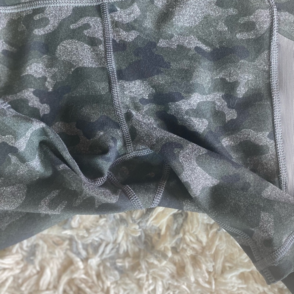 Fabletics camo bike shorts - Picture 3 of 5